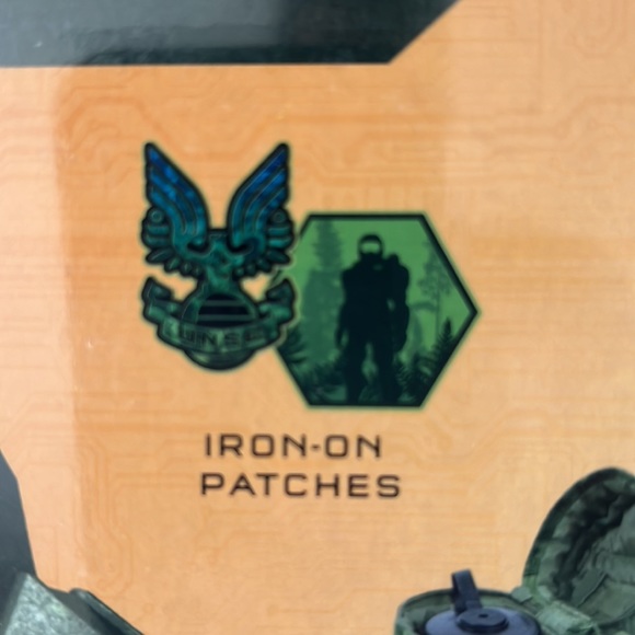 HALO INFINITE COLLECTORS BOX - Picture 9 of 12